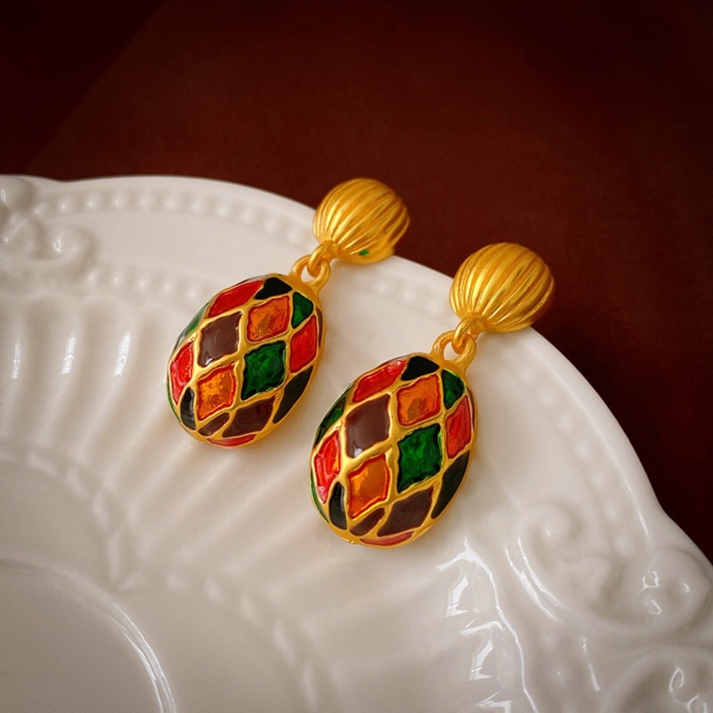 Second-hand earrings, earring accessories